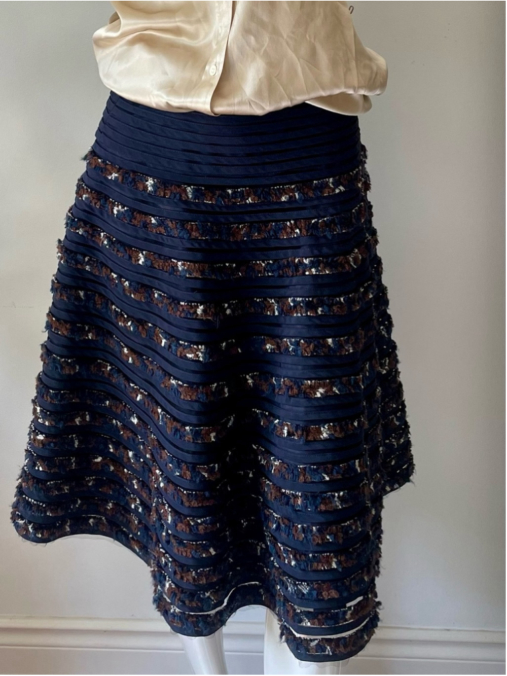 Oscar de la Renta Silk Lined Wool Blend Tweed Ribbon Midi Skirt Navy A Line Text - Picture 2 of 10